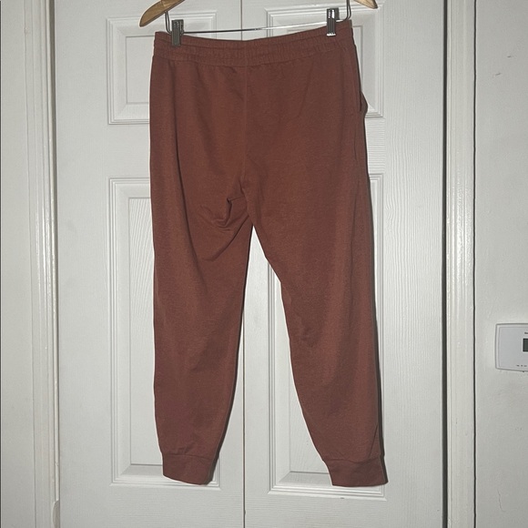 Vuori Athletic Performance Jogger Women’s Small - Picture 4 of 7